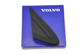 volvo-v40-prawy-trojkat-lusterka-zaslepka-blotnik