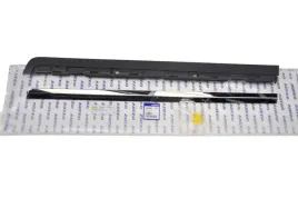 volvo-xc60-listwa-drzwi-przod-prawa-dolna-chrom-oe