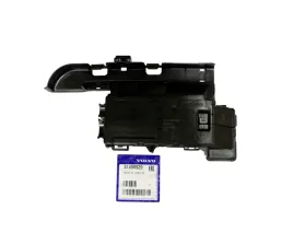 volvo-s90-v90-xc90-ii-klema-akumulatora-plus-oe