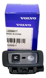 volvo-xc40-prawa-lampka-podsufitki-czarna-oe