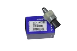 volvo-c30-c70-s40-v50-czujnik-cisnienia-oleju-24d-32242806-oe