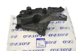 volvo-xc60-ii-prawe-mocowanie-wzmocnienie-blotnika