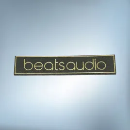 emblemat-beats-audio-czarno-zlota-50x10mm-naklejka-logo-znaczek