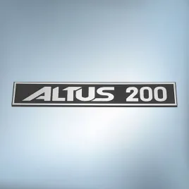 greatergreatergreater-altus-200-87x15mm-srebrny2-emblemat-naklejka-logo-znaczek-nalepka