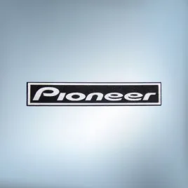 emblemat-pioneer-czarno-srebrna-52x9mm-naklejka-logo-znaczek-symbol