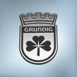 emblemat-grundig-srebrna-30x20mm-naklejka-logo-znaczek-symbol