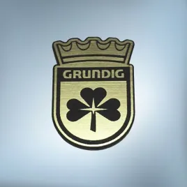 emblemat-grundig-zlota-30x20mm-naklejka-logo-znaczek-symbol
