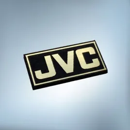 jvc-20x10mm-zloto-czarna-emblemat-naklejka-logo-znaczek