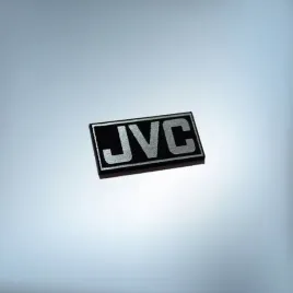 jvc-20x10mm-srebrno-czarna-emblemat-naklejka-logo-znaczek