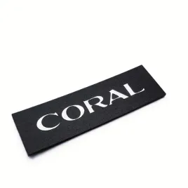 greatergreatergreater-coral-50x15mm-srebrny-2-emblemat-naklejka-logo-znaczek