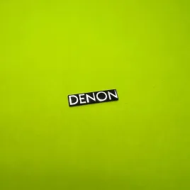 greatergreatergreater-denon-23x5mm-srebrny-chrom-emblemat-naklejka-logo-znaczek-zamiennik