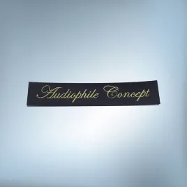 greatergreatergreater-audiophile-concept-70x14-zloty-emblemat-naklejka-logo