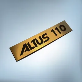 greatergreatergreater-emblemat-altus-110-82x18mm-zloty-naklejka-logo-znaczek-nalepka-sticker