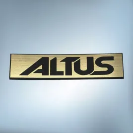 greatergreatergreater-emblemat-altus-60x14mm-zloty-naklejka-logo-znaczek-sticker-nalepka