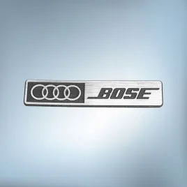 greatergreatergreater-emblemat-bose-audi-srebrny-40x8mm-naklejka-logo-znaczek-symbol-sticker