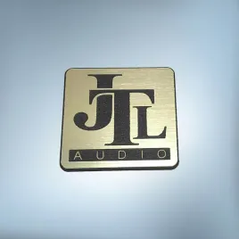 greatergreatergreater-jtl-audio-30x30mm-zloty-emblemat-naklejka-logo-znaczek-symbol-nalepka