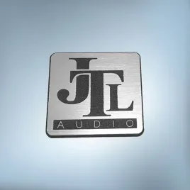 greatergreatergreater-jtl-audio-30x30mm-srebrny-emblemat-naklejka-logo-znaczek-symbol