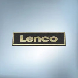 greatergreatergreater-lenco-35x10mm-czarno-zlota-emblemat-naklejka-logo-znaczek-symbol