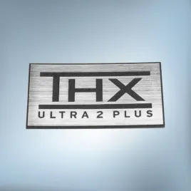 greatergreatergreater-thx-ultra-2-plus-40x20mm-srebrna-emblemat-naklejka-logo-znaczek