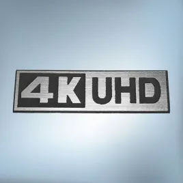 emblemat-naklejka-4k-ultra-hd-srebrna-rew-30x9-mm