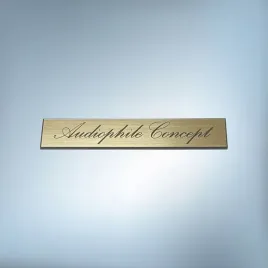 emblemat-naklejka-logo-audiophile-concept-zlota-szczotkowana-70x13mm