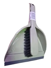 ravi-szufelka-ze-zmiotka