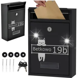 skrzynka-na-listy-czarna-z-adresem-i-numerem-wizjer-domu-kotek-32x215-cm