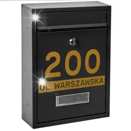 skrzynka-pocztowa-na-listy-czarna-wzor-zloty-napis-skrzynka-z-napisem