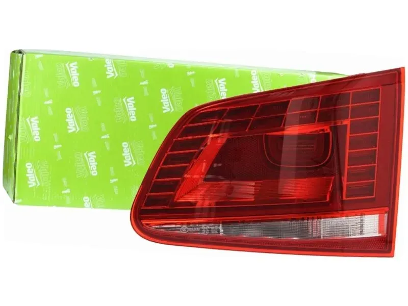lampa-tyl-prawa-valeo-044609