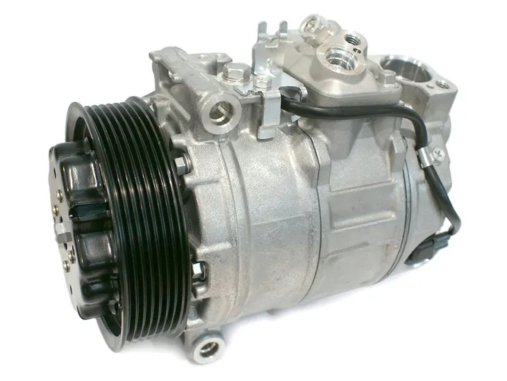 KOMPRESOR KLIMATYZACJI PORSCHE CAYENNE 4.5 7P5820803B / 95512601110