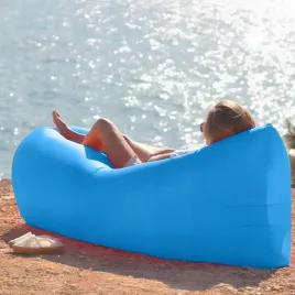nadmuchiwana-sofa-rozkladana-na-plaze-forel-materac-lezak-lazy-bag-torba