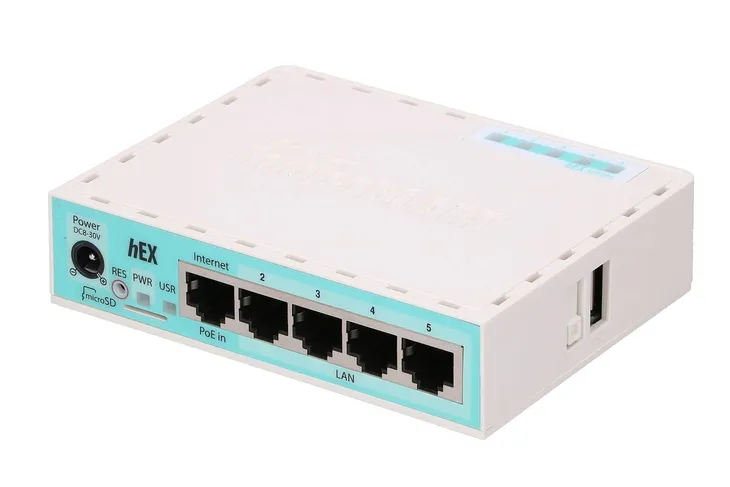 router-mikrotik-hex-rb750gr3-wbudowany-modem-brak-modemu
