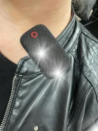 zestaw-glosnomowiacy-bluetooth-mikrofon-na-klips-i-magnes