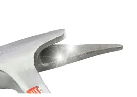 mlotek-dekarski-kuty-z-1-czesci-rekojesc-gumowa-silny-magnes-600g