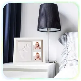 ramka-z-glinka-odcisk-raczki-stopki-dziecka-2-zdjecia-babyshower-prezent