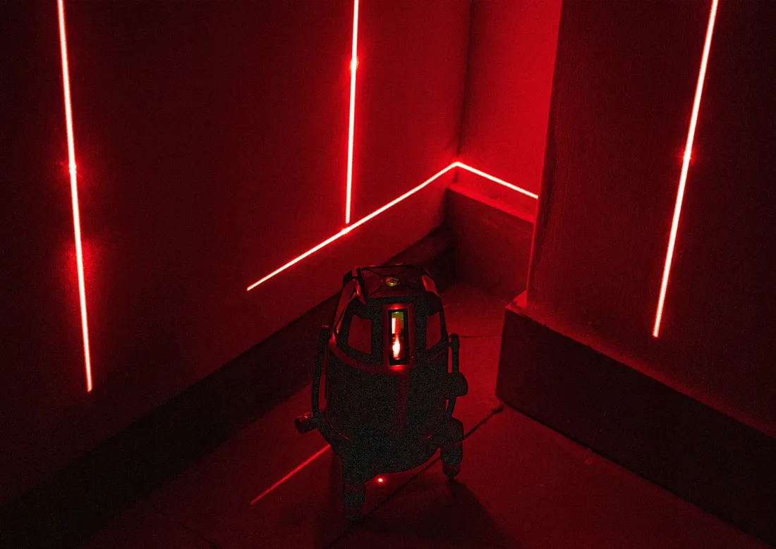 laser-krzyzowy-red-technic-rtplk0037-40-m