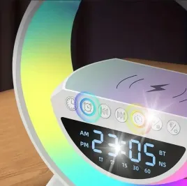 lampka-biurkowa-led-rgb-glosnik-radio-gamingowa-ladowarka-indukcyjna-zegar