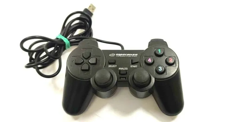 gamepad-pc-usb-warrior-do-gier-czarny-waga-z-opakowaniem-0-242-kg
