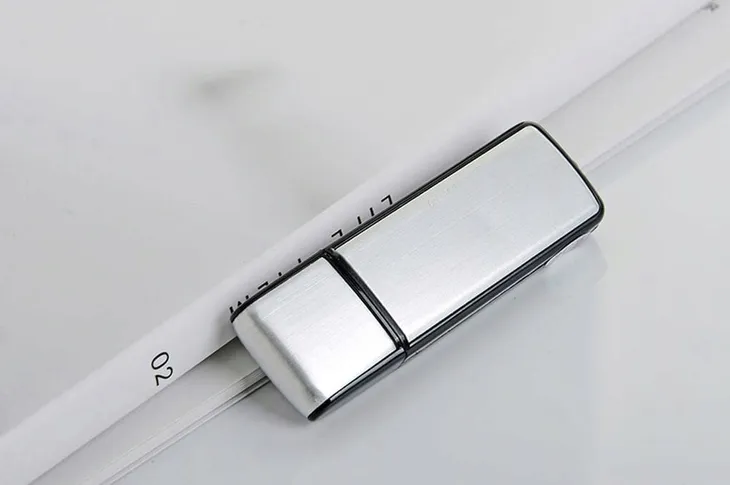 dyktafon-niktrade-136426245-wbudowana-pamiec-8-gb