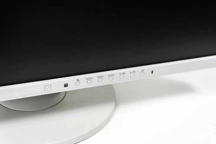 monitor-podgladowy-eizo-2249433694-612-przekatna-ekranu-61-2