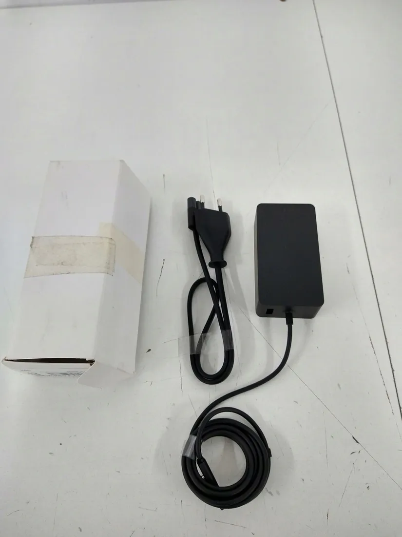 zasilacz-microsoft-48-w-do-surface-pro-1-and-2-surface-rt-and-2
