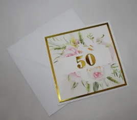 kartka-na-50-urodziny-w-kwiaty-pastelowa-lilie-zlota-elegancka