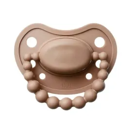 luu-smoczek-pozycjonujacy-6m-milkhazelnut