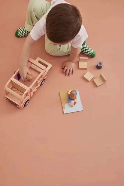 kid-s-concept-camper-van-aiden-model-aiden
