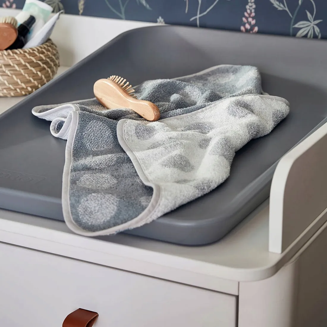 leander-przewijak-na-komode-classic-bialy-stan-nowy