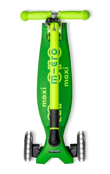 micro-micro-maxi-deluxe-foldable-neonled-green-waga-2-8-kg