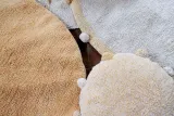 poduszka-podlogowa-bubbly-honey-lorena-canals-kod-producenta-8435392620192