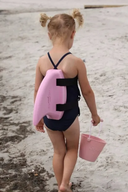 swimfin-pletwa-pudrowy-roz-model-swimfin