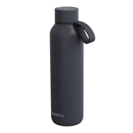 quokka-solid-with-strap-butelka-termiczna-ze-stali-nierdzewnej-630-ml-z-paskiem-slate