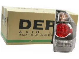 lampa-tyl-prawa-mitsubishi-pajero-iv-06-